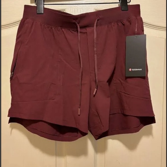 lululemon License to Train short 5** LL - Picture 3 of 7